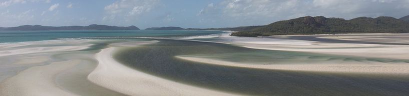 Sérénité blanc nacré : perdue dans la pureté du paysage de plage par Luke4327