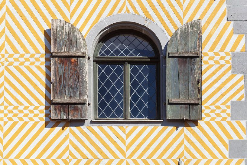 Vergittertes Fenster am Ledenhof, ehemaliges Herrenhaus eines Adelshofes, Sitz des Literaturbüros We von Torsten Krüger