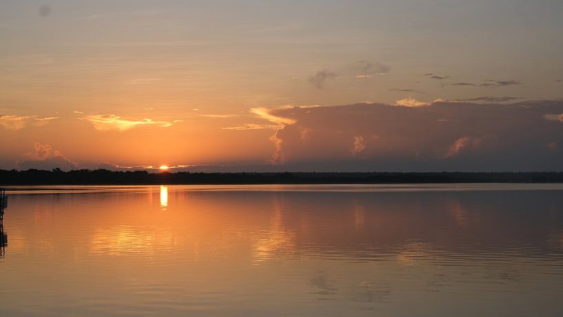 Lever de soleil, Lacuna de Bacalar, Quintana Roo, Mexique par themovingcloudsphotography