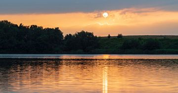 Zonsondergang nabij Exloo van Quirina Kamoen