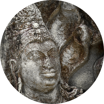 Statue at the entrance of The Polonnaruwa Vatadage van Inez Wijker