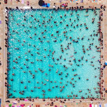 Swimming pool - photo manipulation - perspective 01 by Felix von Altersheim