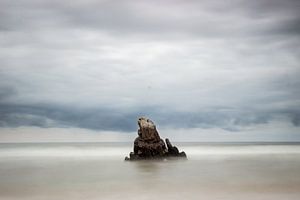 Rock in between seas I von Luis Boullosa