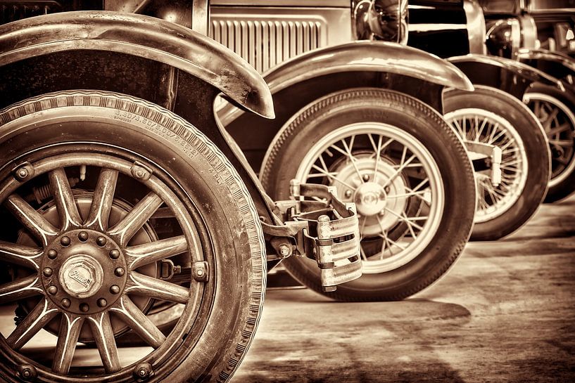 The Buick and the Ford T's by Martin Bergsma