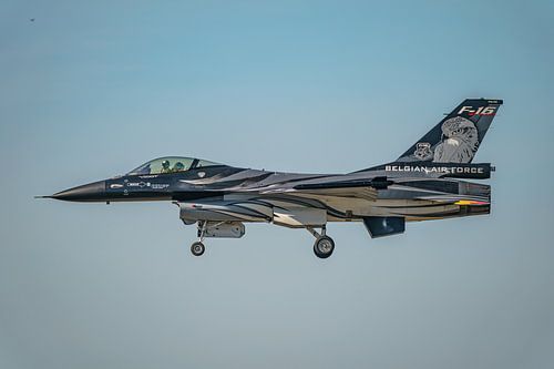 Belgische F-16 Demo Team: de Dark Falcon.