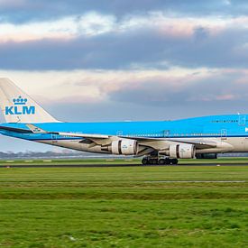 Geland: KLM Boeing 747-400M "City of Seoul" (PH-BFS). van Jaap van den Berg