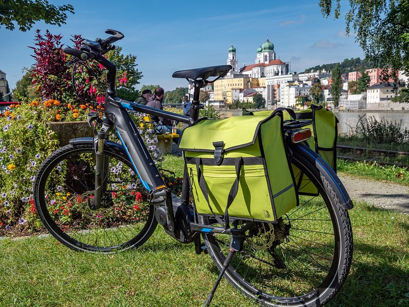 Ausflug mit dem Fahrrad nach Passau in Niederbayern von Animaflora PicsStock