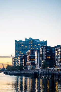 Elbphilharmonie Hamburg blauw uur van Der HanseArt