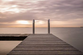 Der Mann, der gegen den Strom schwimmt, weiß, wie stark der Strom ist.