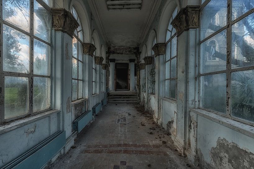 Abandoned corridor by Maikel Brands
