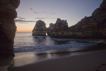 Sonnenaufgang am Praia dos Pinheiros - Algarve, Portugal
