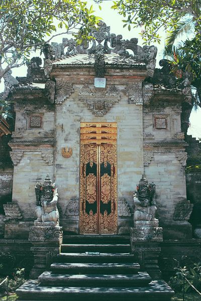 Bali by Hello Pompoyo
