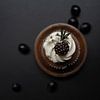 Photographie sombre impression cupcake avec fruits sur sonja koning