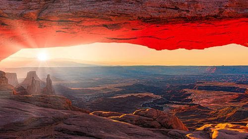 Lever de soleil sur Mesa Arch, parc national de Canyonlands