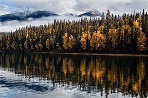 L'automne aux lacs Bowron au Canada