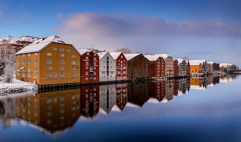 Pakhuizen in Trondheim, Noorwegen van Adelheid Smitt