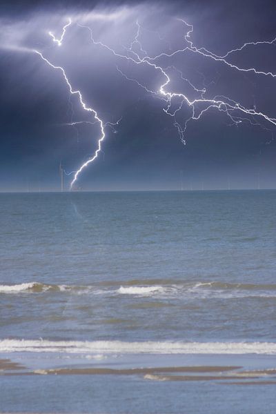 Tonnerre et blicksem en bord de mer par Arie van Vugt