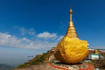 Der Goldene Felsen in Myanmar von Roland Brack