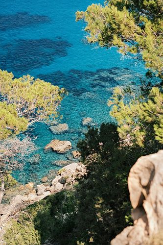Kliffen en golven: De spectaculaire kust van Ibiza 3 // Ibiza // Natuur- en Reisfotografie