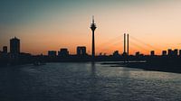 Düsseldorf bij zonsondergang van Michael Blankennagel thumbnail