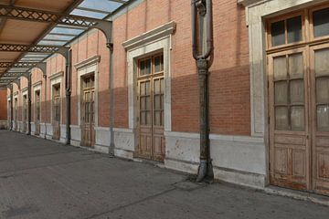 Voormalig buitenperron van het treinstation van Cádiz van Silva Wischeropp
