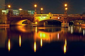 Silence at night on the Moltke Bridge in Berlin by Silva Wischeropp