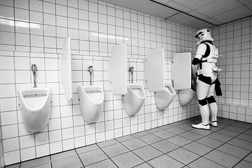 Stormtrooper in het toilet van Gerrit de Heus