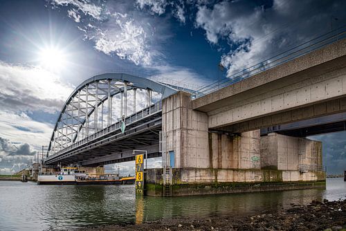 Flatbridge sur Ria Overbeeke