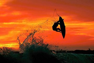 Surfen in de avondzon van insideportugal