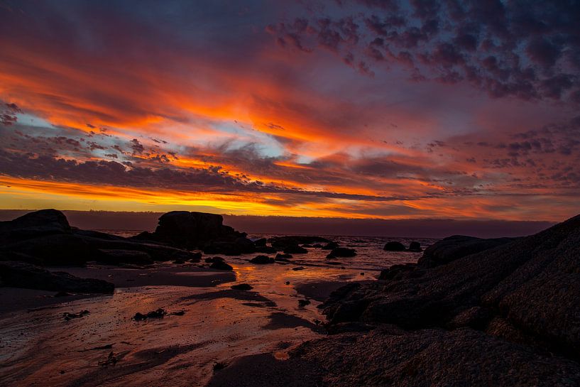 Zonsondergang Bloubergstrand Beach, Tafelberg Zuid Afrika von Willem Vernes