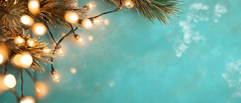 Funkelnde Lichter am Weihnachtsbaum von Poster Art Shop