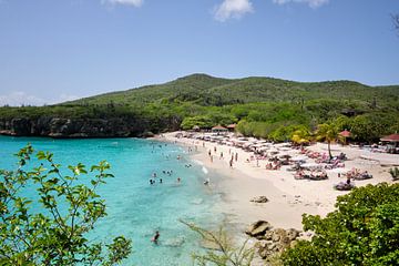 Strand op Curaçao van Sjoerd van der Hucht