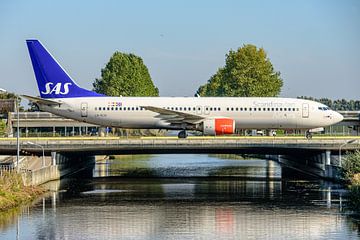 SAS Boeing 737-800 passagiersvliegtuig. van Jaap van den Berg