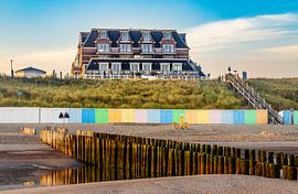 The bathing pavilion in Domburg by Danny Bastiaanse