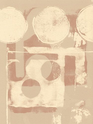 Abstracte vormen in wit en beige.