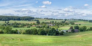 Panorama  van het Zuid-Limburgse landschap in de buurt van Epen van John Kreukniet