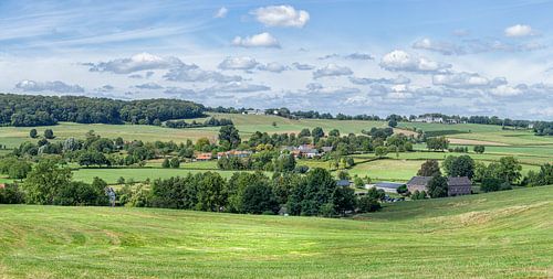 Panorama  van het Zuid-Limburgse landschap in de buurt van Epen