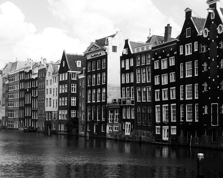 Entrepôts d'Amsterdam sur le Damrak par Thomas Wijngaard