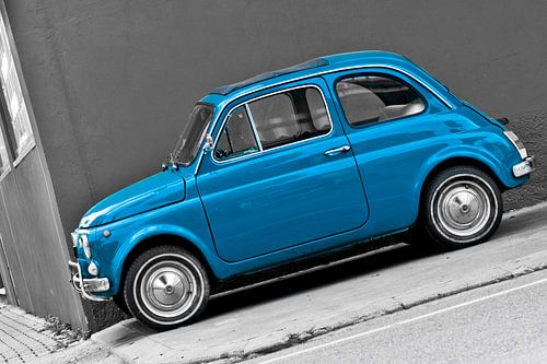 Skewed image of Fiat 500