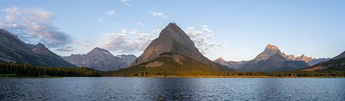 Glacier National Park, Many Glacier, Swiftcurrent Lake, Montana, USA