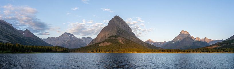 Glacier National Park, Many Glacier, Swiftcurrent Lake, Montana, USA by Jeroen van Deel