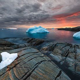 Sunset in Ilulissat - Disko Bay, Greenland by Martijn Smeets