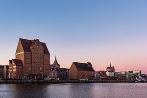 Der Stadthafen am frühen Morgen in der Hansestadt Rostock
