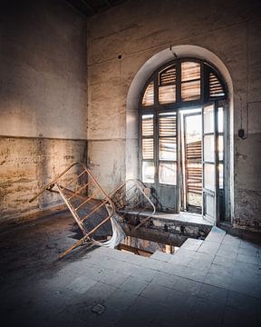 Verlassenes Krankenhaus im Verfall. von Roman Robroek