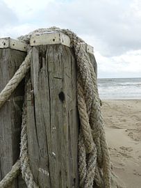 Strandpaal by Natascha Tunderman