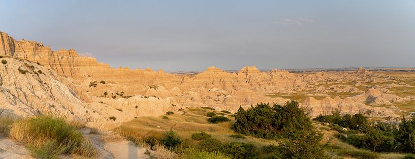 Lumière du soir dans le parc national des Badlands, Dakota du Sud, États-Unis par Jeroen van Deel