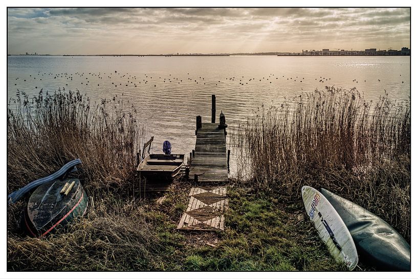 alte Boote auf dem Wasser von nol ploegmakers
