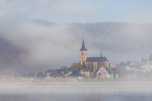 Lorch im Herbstnebel, Rheingau sur Christian Müringer