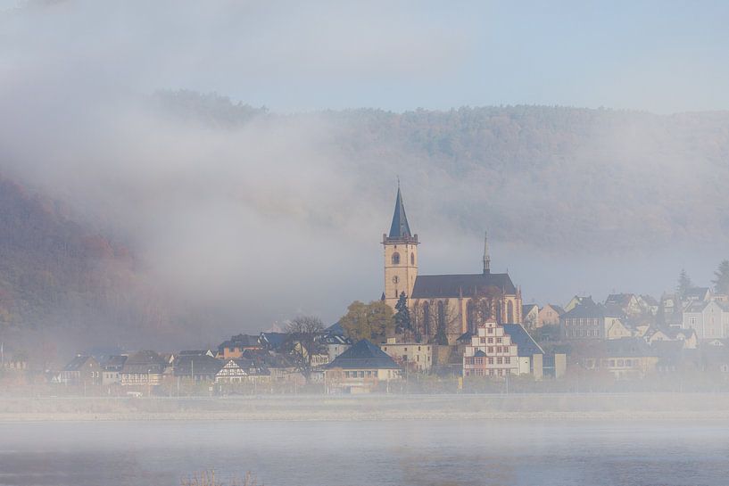 Lorch im Herbstnebel, Rheingau von Christian Müringer