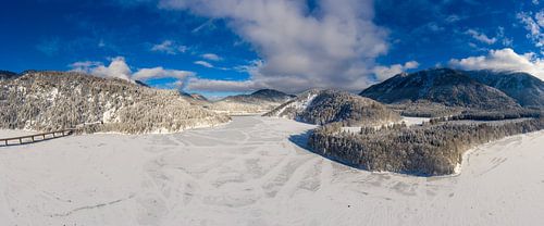 Sylvenstein-stuwmeer in de winter